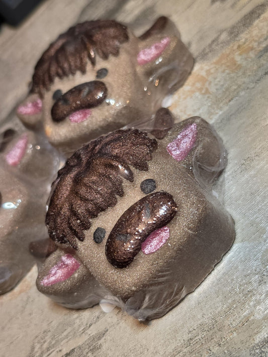 Ruby razz scented highland cow bath bomb