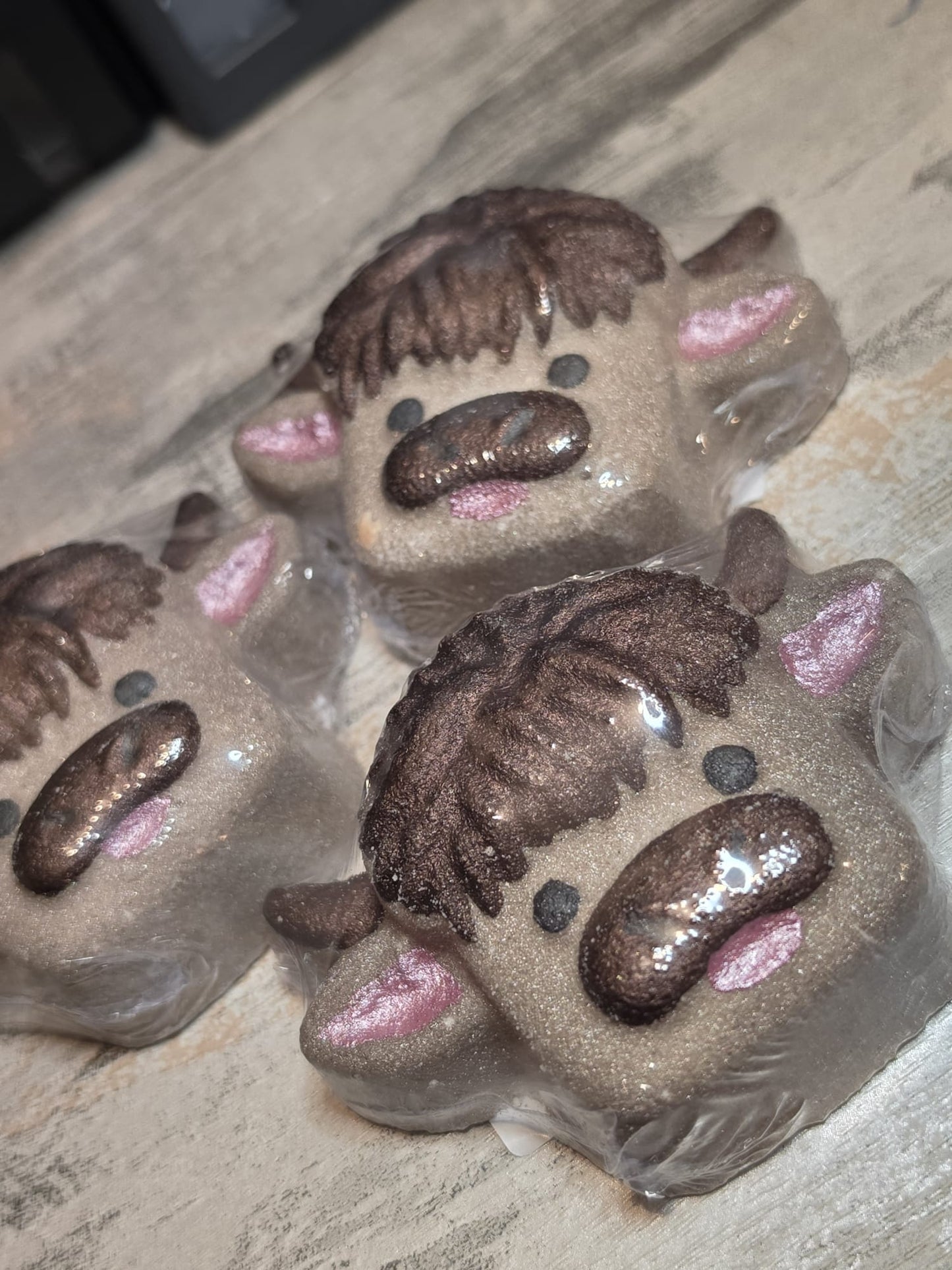 Ruby razz scented highland cow bath bomb